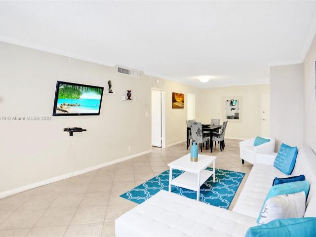 Apartment for rent  Unit #533 (available Feb 1) - photo 5633997