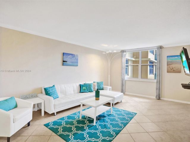 Apartment for rent  Unit #533 (available Feb 1) - photo 5633998