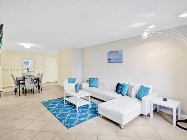 Apartment for rent  Unit #533 (available Feb 1) - photo 5634001