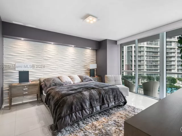 2-bedroom condo for sale in Miami - 495 Brickell Ave 1702 - MondialRealty