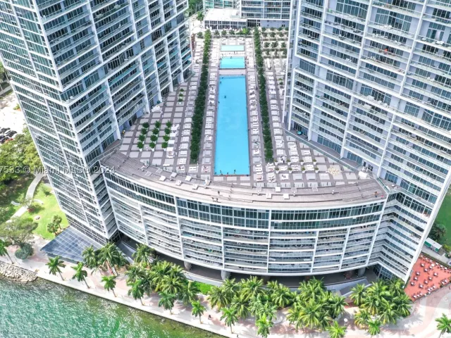 2-bedroom condo for sale in Miami - 495 Brickell Ave 1702 - MondialRealty