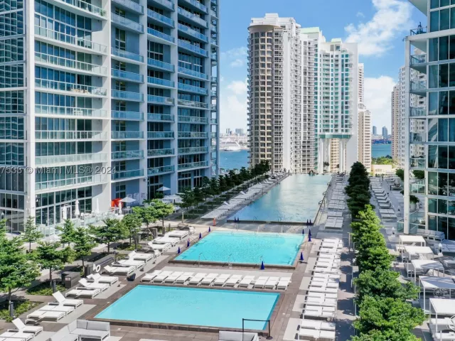 2-bedroom condo for sale in Miami - 495 Brickell Ave 1702 - MondialRealty