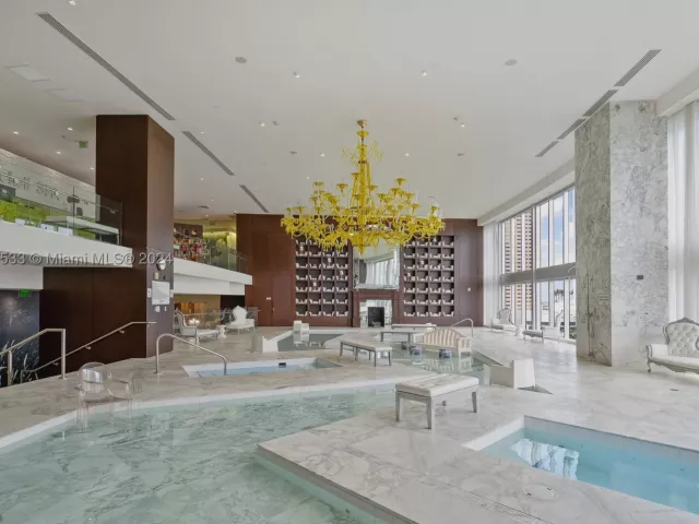 2-bedroom condo for sale in Miami - 495 Brickell Ave 1702 - MondialRealty