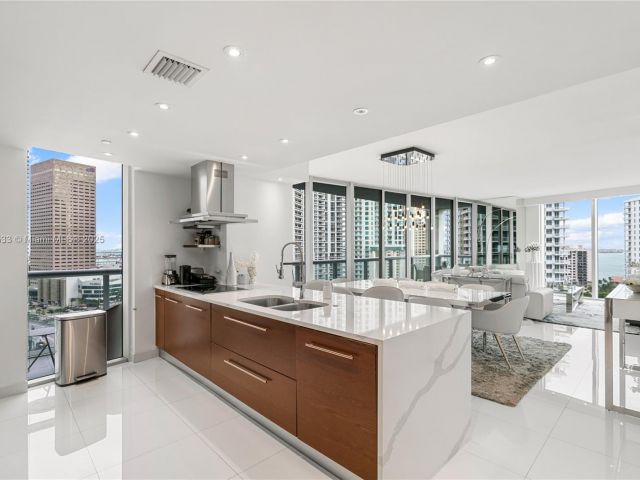 Apartment for sale  Unit #1702 - photo 5717234