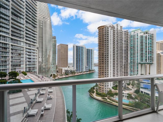 Apartment for sale  Unit #1702 - photo 5717237