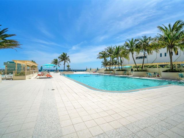 Apartment for rent  Unit #809 - photo 6261360