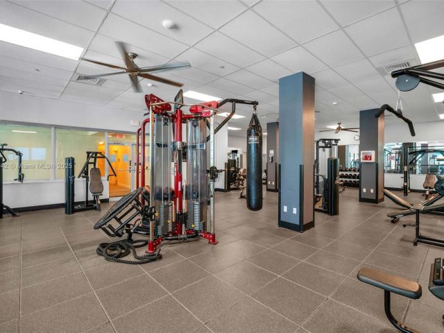 Apartment for rent  Unit #809 - photo 6261361