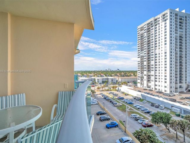 Apartment for rent  Unit #809 - photo 6261364