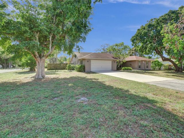 Home for sale at 620 NE 2ND STREET - photo 5544743