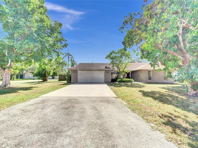 Home for sale at 620 NE 2ND STREET - photo 5544744