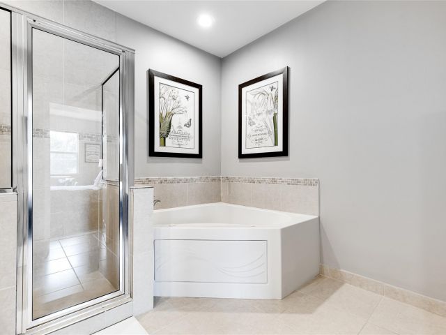 Home for sale at 1224 NE 18th Ave 1 - photo 6114522