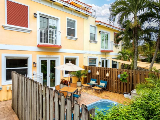 Home for sale at 1224 NE 18th Ave 1 - photo 6114536