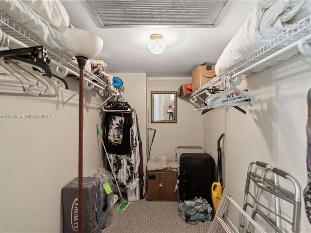 Apartment for sale  Unit #425 - photo 5684172