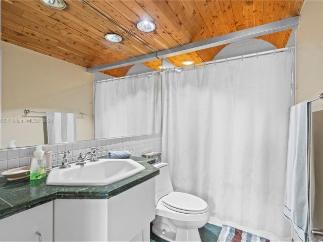 Apartment for sale  Unit #425 - photo 5684175