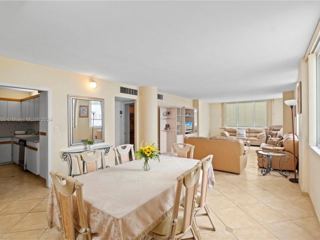 Apartment for sale  Unit #425 - photo 5684182