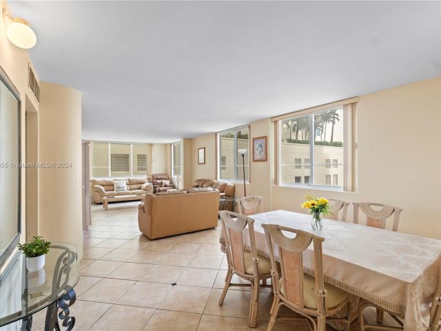 Apartment for sale  Unit #425 - photo 5684183