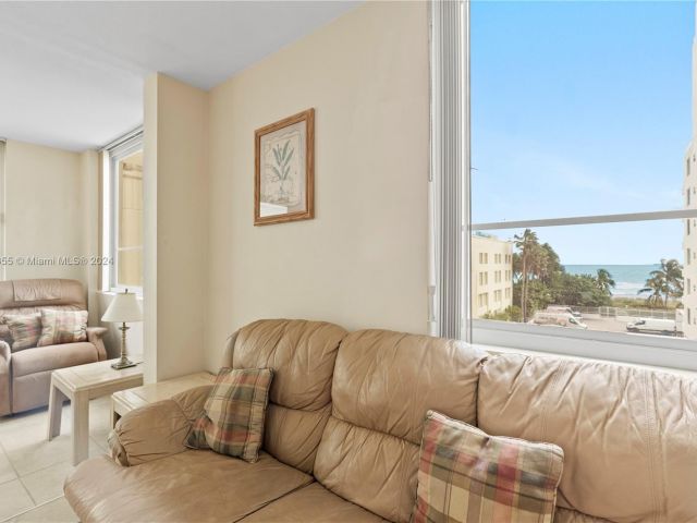 Apartment for sale  Unit #425 - photo 5684185