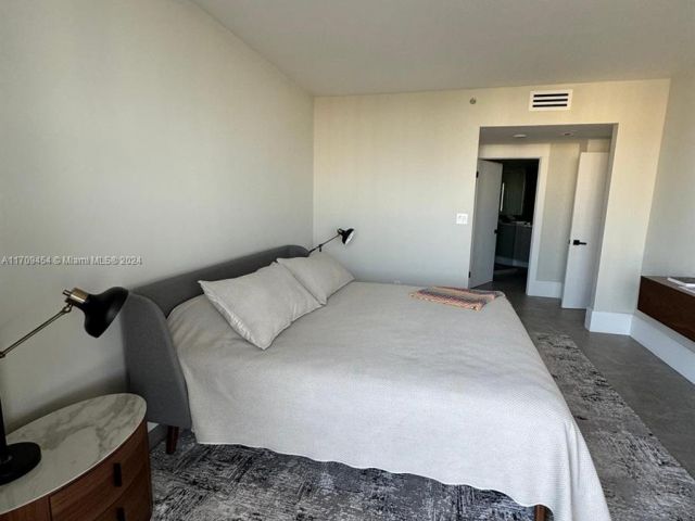 Apartment for rent  Unit #2404 - photo 5641077