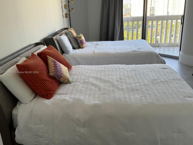 Apartment for rent  Unit #2404 - photo 5641080