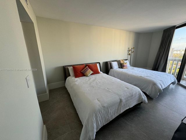 Apartment for rent  Unit #2404 - photo 5641081