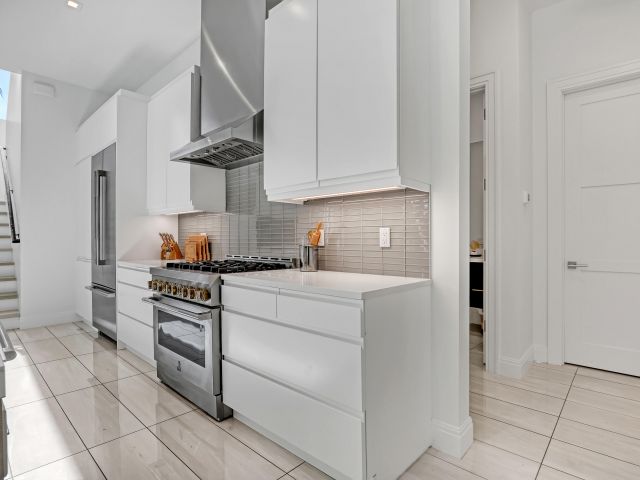 Home for rent at 703 NE 5th Street - photo 5879331