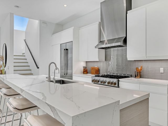 Home for rent at 703 NE 5th Street - photo 5879333