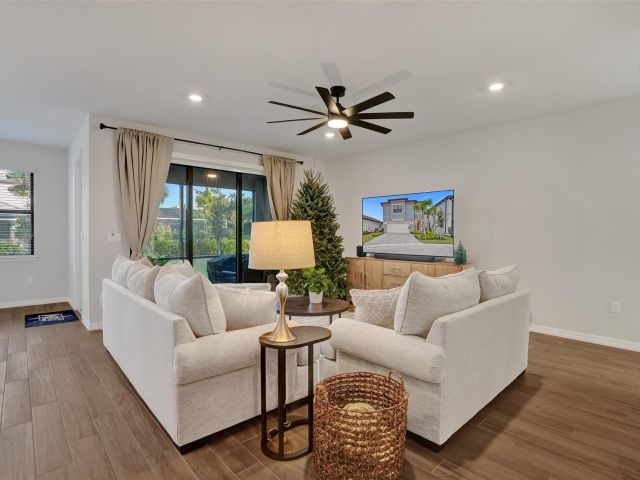 Home for sale at 4422 S Silverwood Ln - photo 5893402