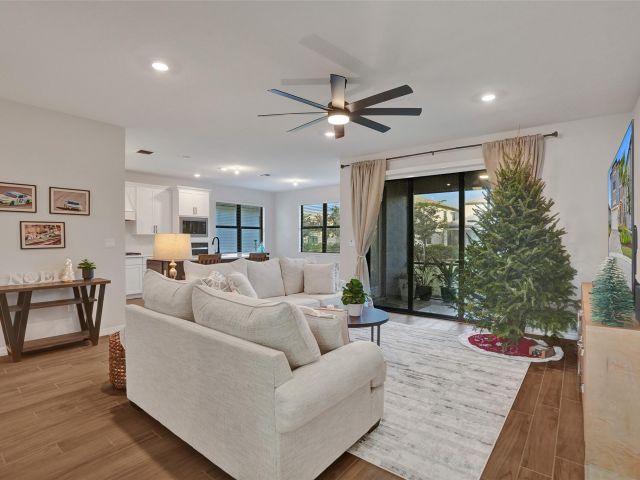 Home for sale at 4422 S Silverwood Ln - photo 5893405