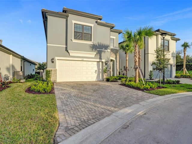 Home for sale at 4422 S Silverwood Ln - photo 5893408