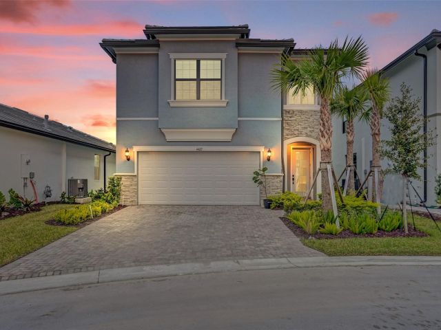 Home for sale at 4422 S Silverwood Ln - photo 5893409