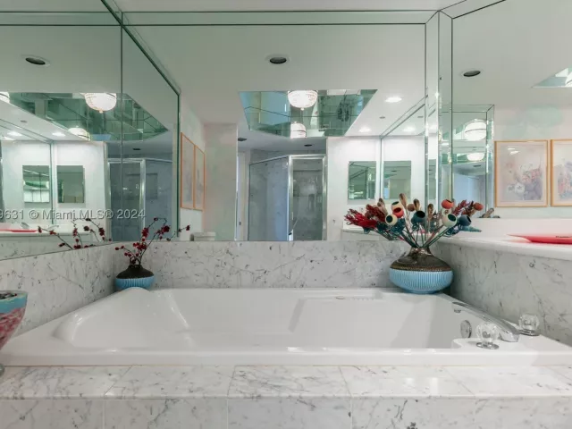 2-bedroom condo for sale in Sunny Isles Beach - 16400 Collins Ave 745 - MondialRealty
