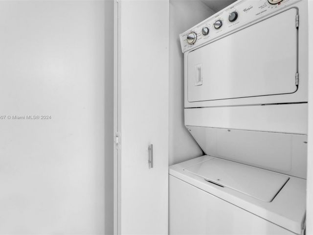 Apartment for sale  Unit #2503 - photo 5717280