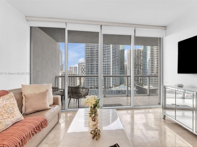 Apartment for sale  Unit #2503 - photo 5717286