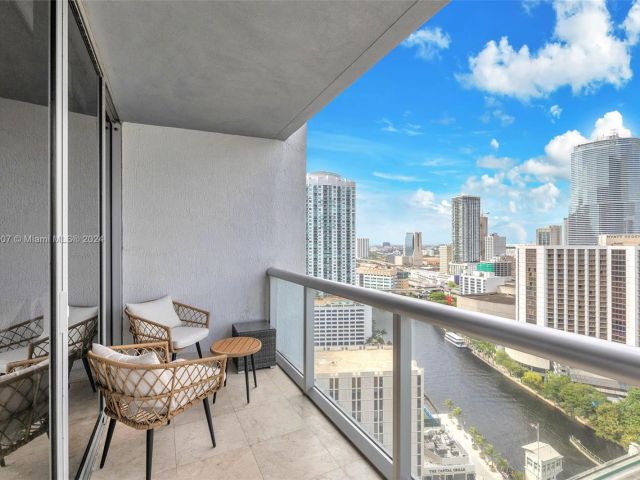 Apartment for sale  Unit #2503 - photo 5717290