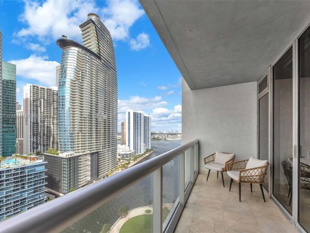 Apartment for sale  Unit #2503 - photo 5717293