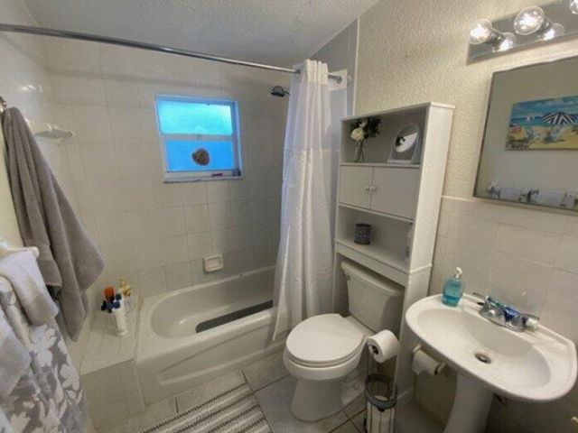 Home for sale at 621 NE 3rd Avenue - photo 5805354