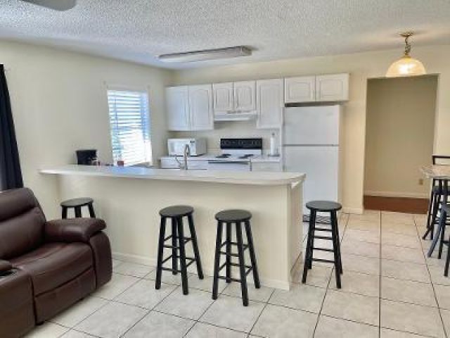 Home for sale at 621 NE 3rd Avenue - photo 5805360