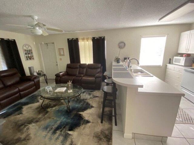 Home for sale at 621 NE 3rd Avenue - photo 5805364