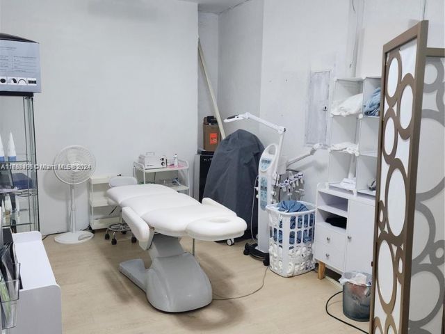 Home for sale at 229 NE 36th Ter - photo 6009571