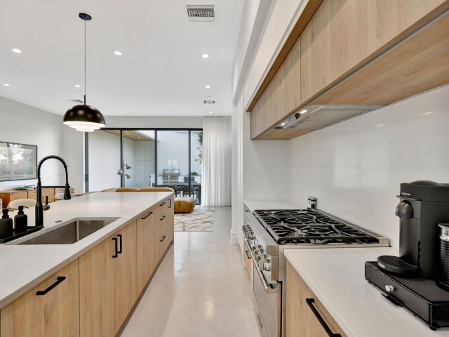 Home for rent at 1901 Dock Street - photo 6513971