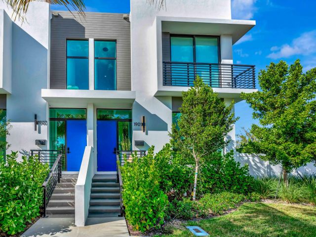 Home for rent at 1901 Dock Street - photo 6513977