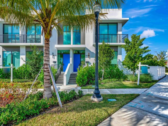 Home for rent at 1901 Dock Street - photo 6513978