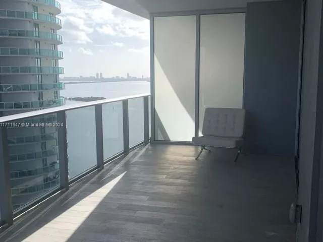 Apartment for sale  Unit #2705 - photo 5801317