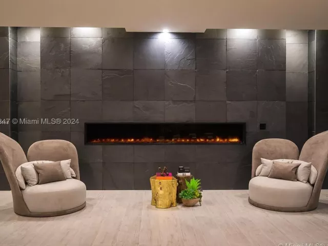 1-bedroom condo for sale in Miami - 488 NE 18th St 2705 - MondialRealty