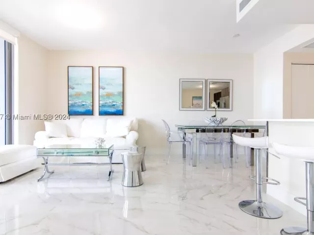 1-bedroom condo for sale in Miami - 488 NE 18th St 2705 - MondialRealty