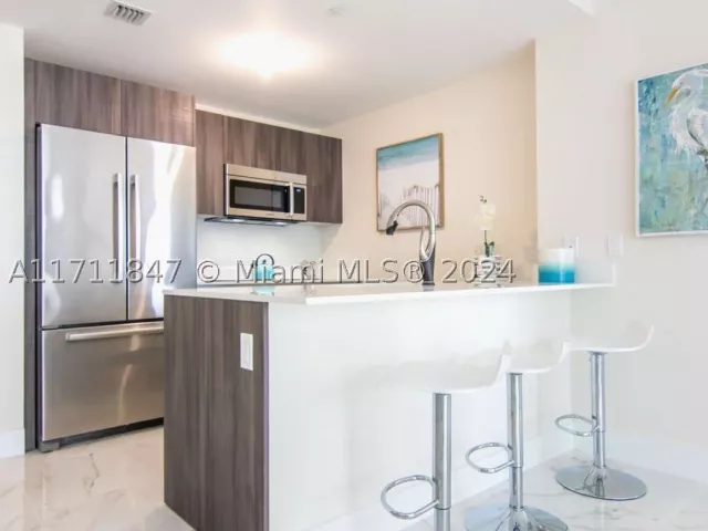 1-bedroom condo for sale in Miami - 488 NE 18th St 2705 - MondialRealty