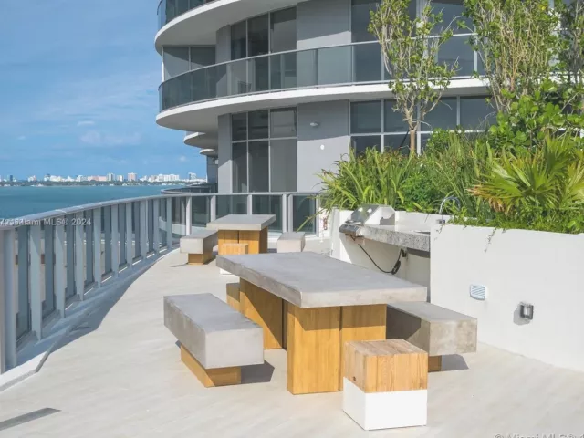 Apartment for sale  Unit #2705 - photo 5801308