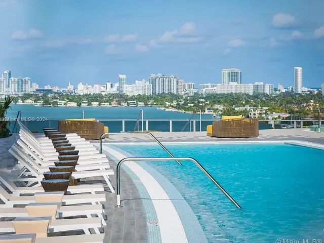 Apartment for sale  Unit #2705 - photo 5801302