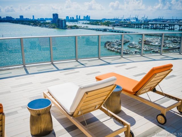 Apartment for sale  Unit #2705 - photo 5801303