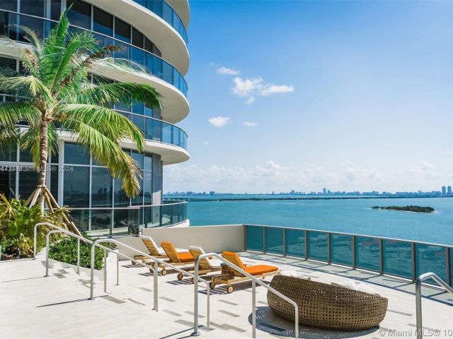 Apartment for sale  Unit #2705 - photo 5801316